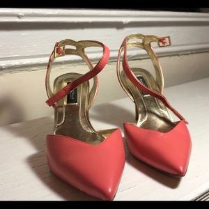 WH|BM Coral Pointed Heels ✨ Size 8